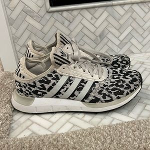 Adidas Swift Run shoe- womens size 7